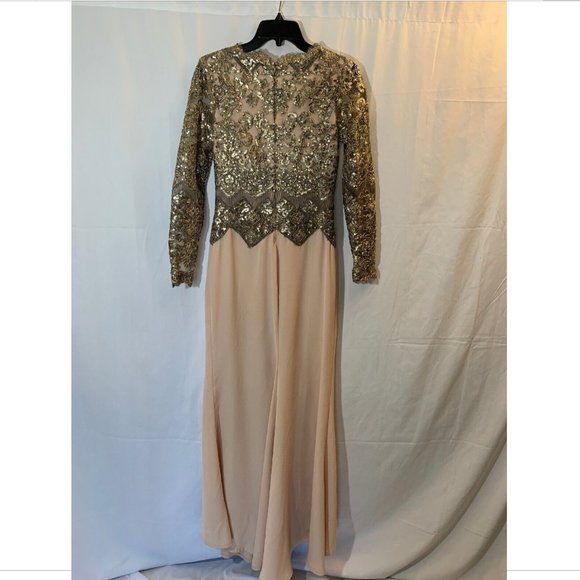 NEW Tadashi Shoji Long Sleeve Embroidered Sequin Crepe‎ Gown [SZ 2 ] - Picture 9 of 14